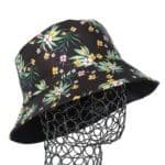 Nyári strandkalap fű és virág