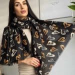 Női kendő szívekkel 50% pamut